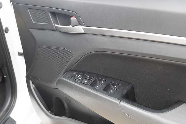 2017 Hyundai Elantra Active AD
