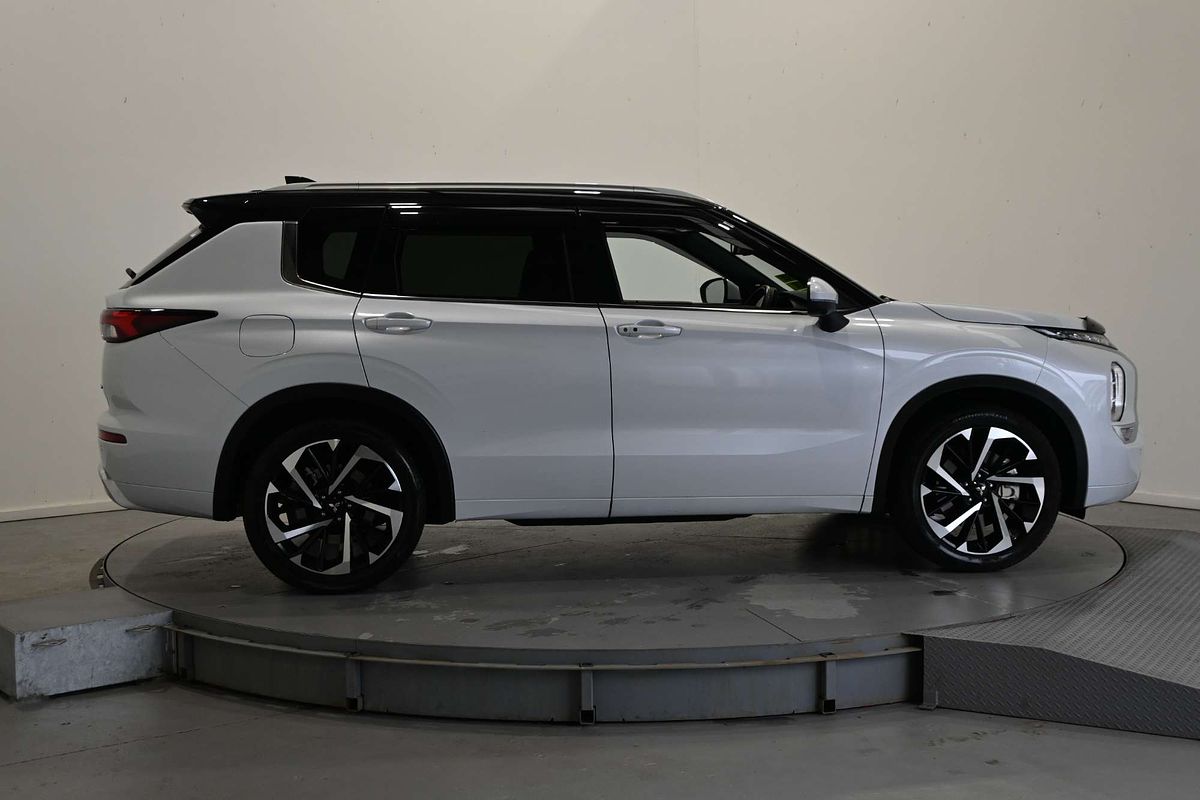 2024 Mitsubishi Outlander Exceed Tourer ZM