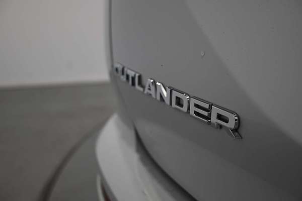 2024 Mitsubishi Outlander Exceed Tourer ZM