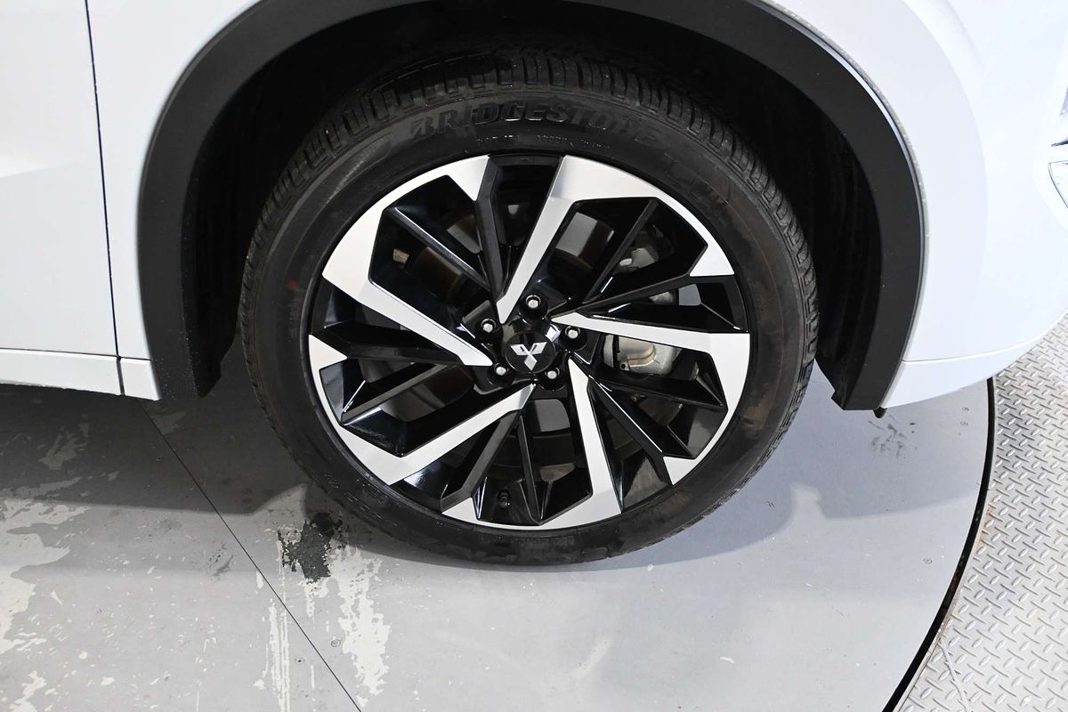 2024 Mitsubishi Outlander Exceed Tourer ZM