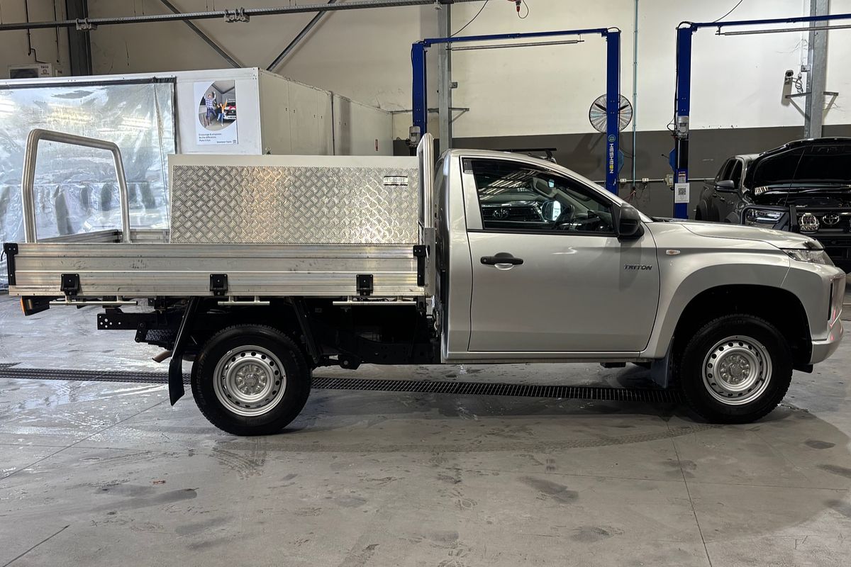 2022 Mitsubishi Triton GLX MR