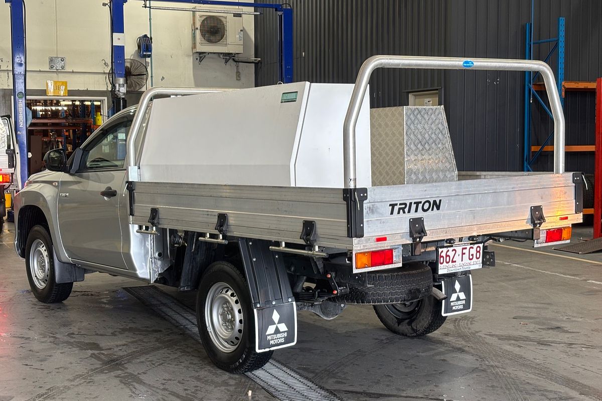 2022 Mitsubishi Triton GLX MR