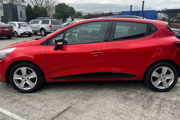 2015 Renault Clio Expression IV B98