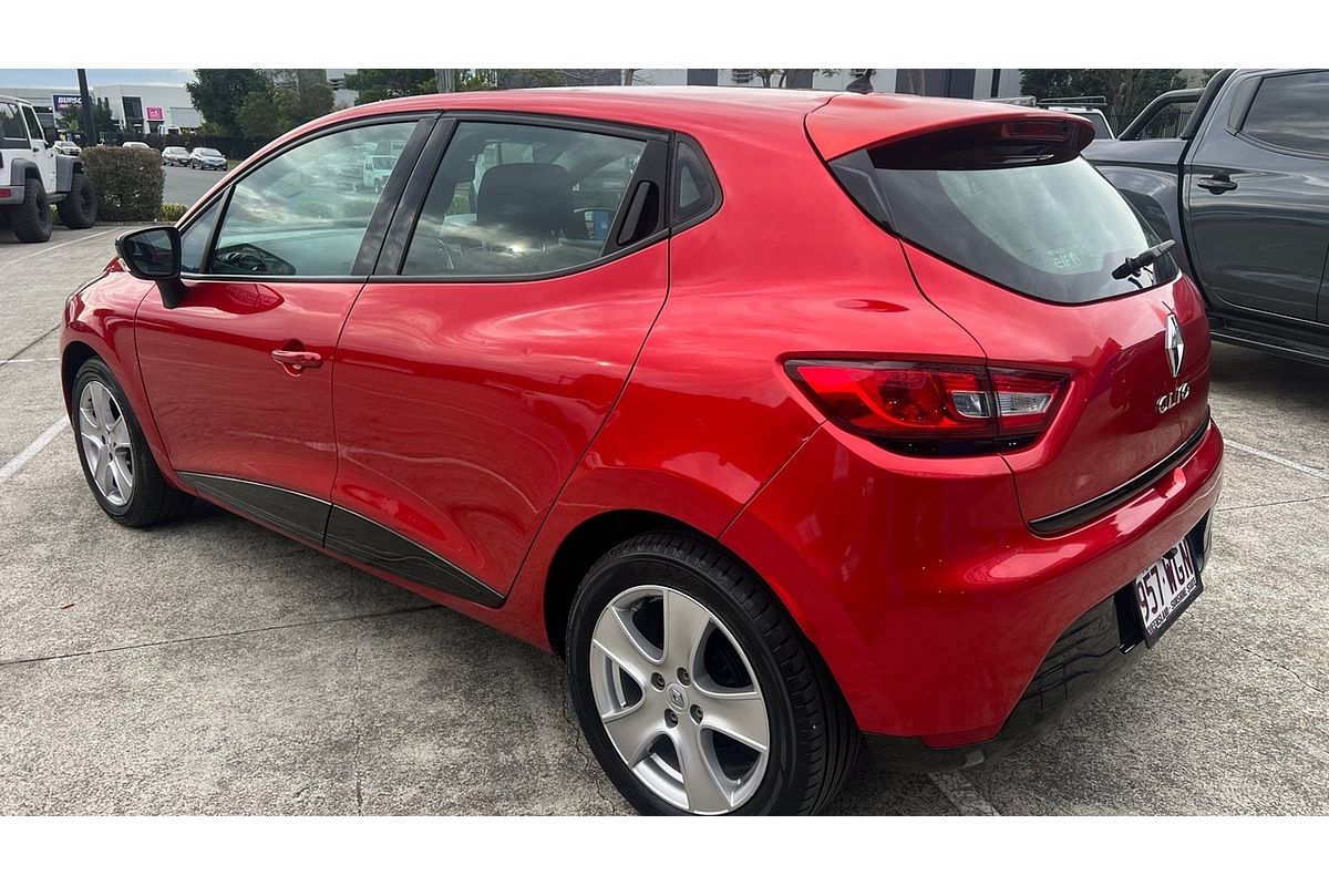 2015 Renault Clio Expression IV B98