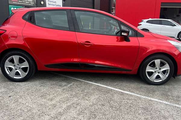 2015 Renault Clio Expression IV B98