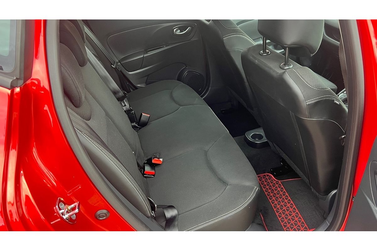 2015 Renault Clio Expression IV B98