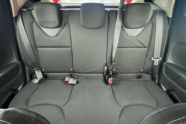 2015 Renault Clio Expression IV B98