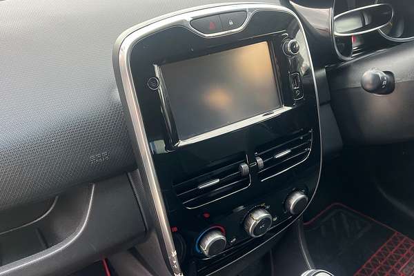 2015 Renault Clio Expression IV B98