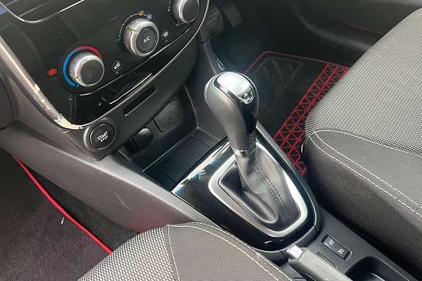 2015 Renault Clio Expression IV B98