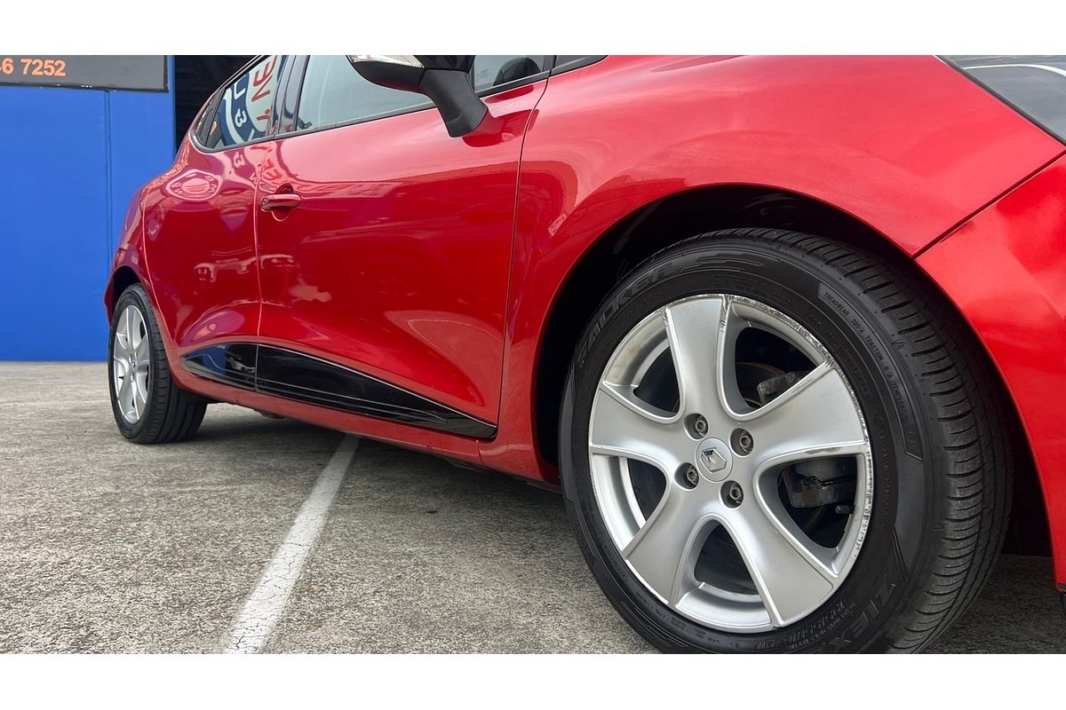 2015 Renault Clio Expression IV B98