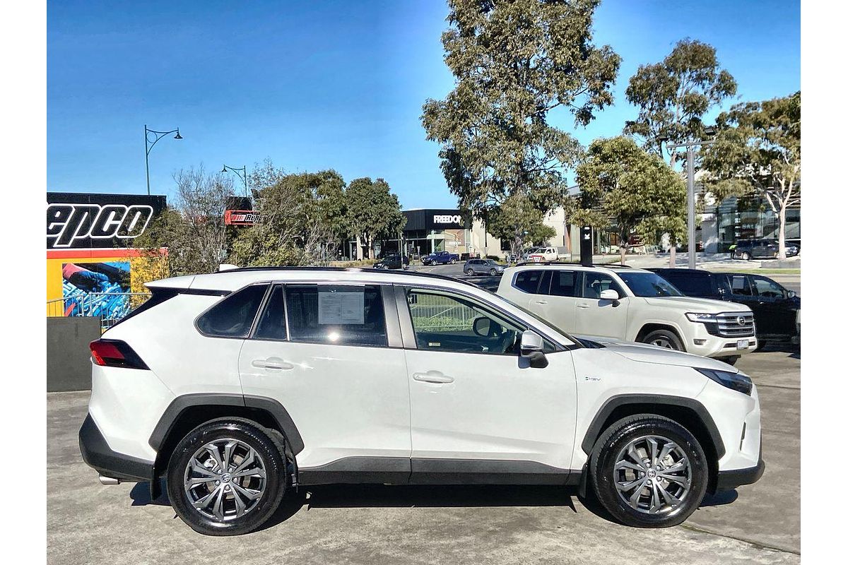2024 Toyota RAV4 GXL AXAH52R