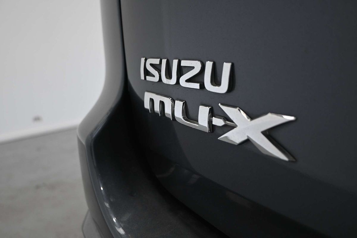 2021 Isuzu MU-X LS-T
