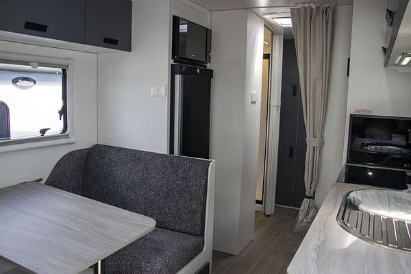 2025 Jayco STARCRAFT CARAVAN 19.61-3.BP.SC-MY25