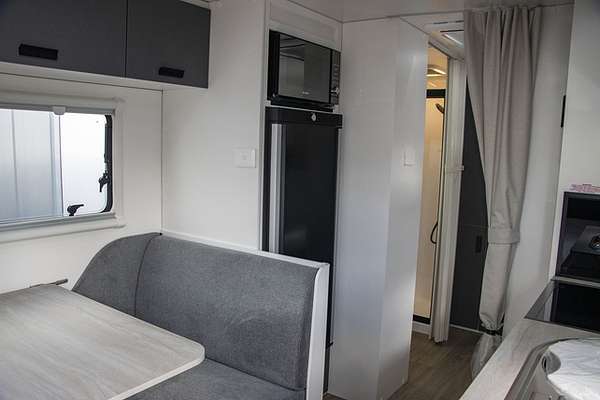 2025 Jayco STARCRAFT CARAVAN 19.61-3.BP.SC-MY25
