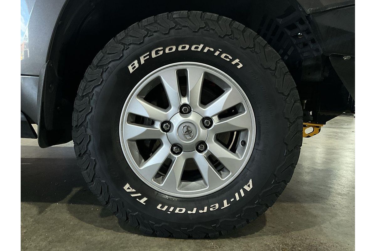 2012 Toyota Landcruiser GXL VDJ200R