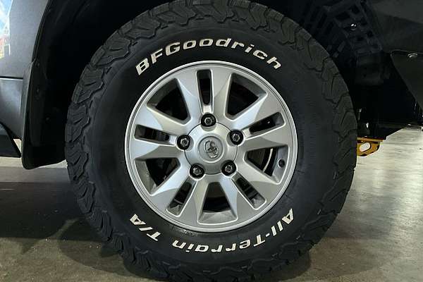 2012 Toyota Landcruiser GXL VDJ200R