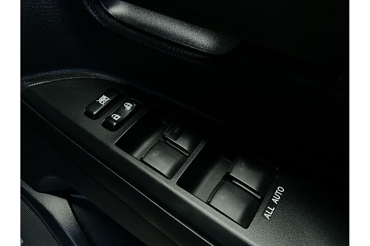 2012 Toyota Landcruiser GXL VDJ200R