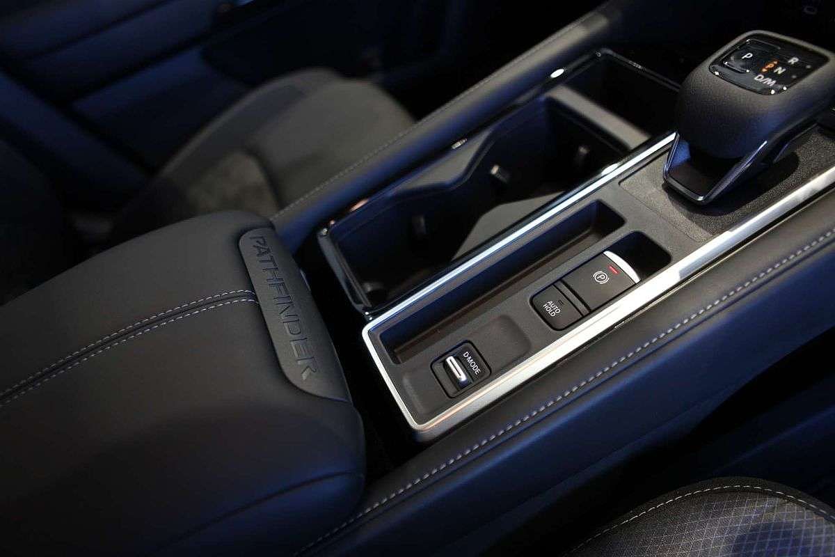 2024 Nissan Pathfinder ST-L R53