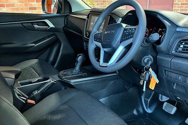 2025 Isuzu D-MAX LS-M 4X4