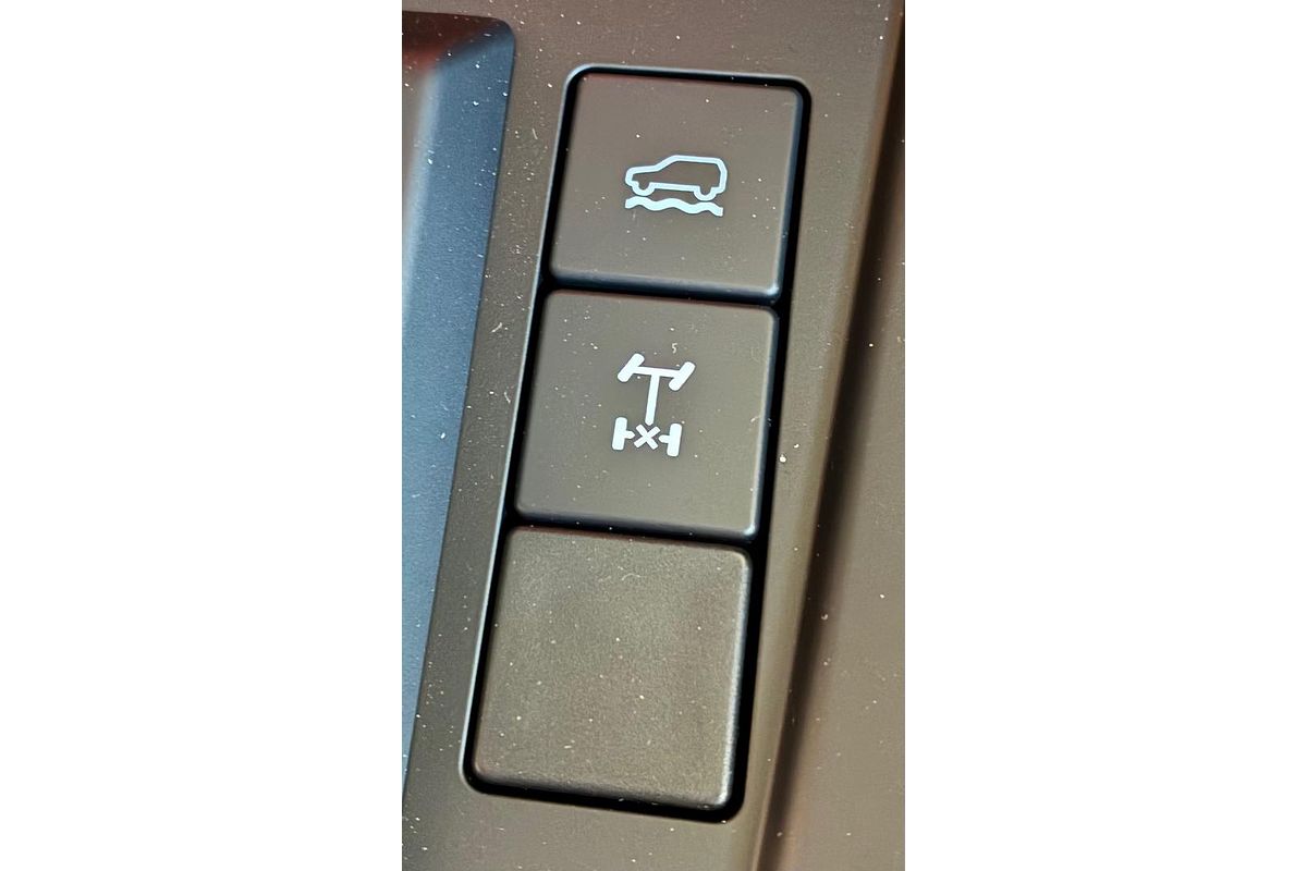 2025 Isuzu D-MAX LS-M 4X4