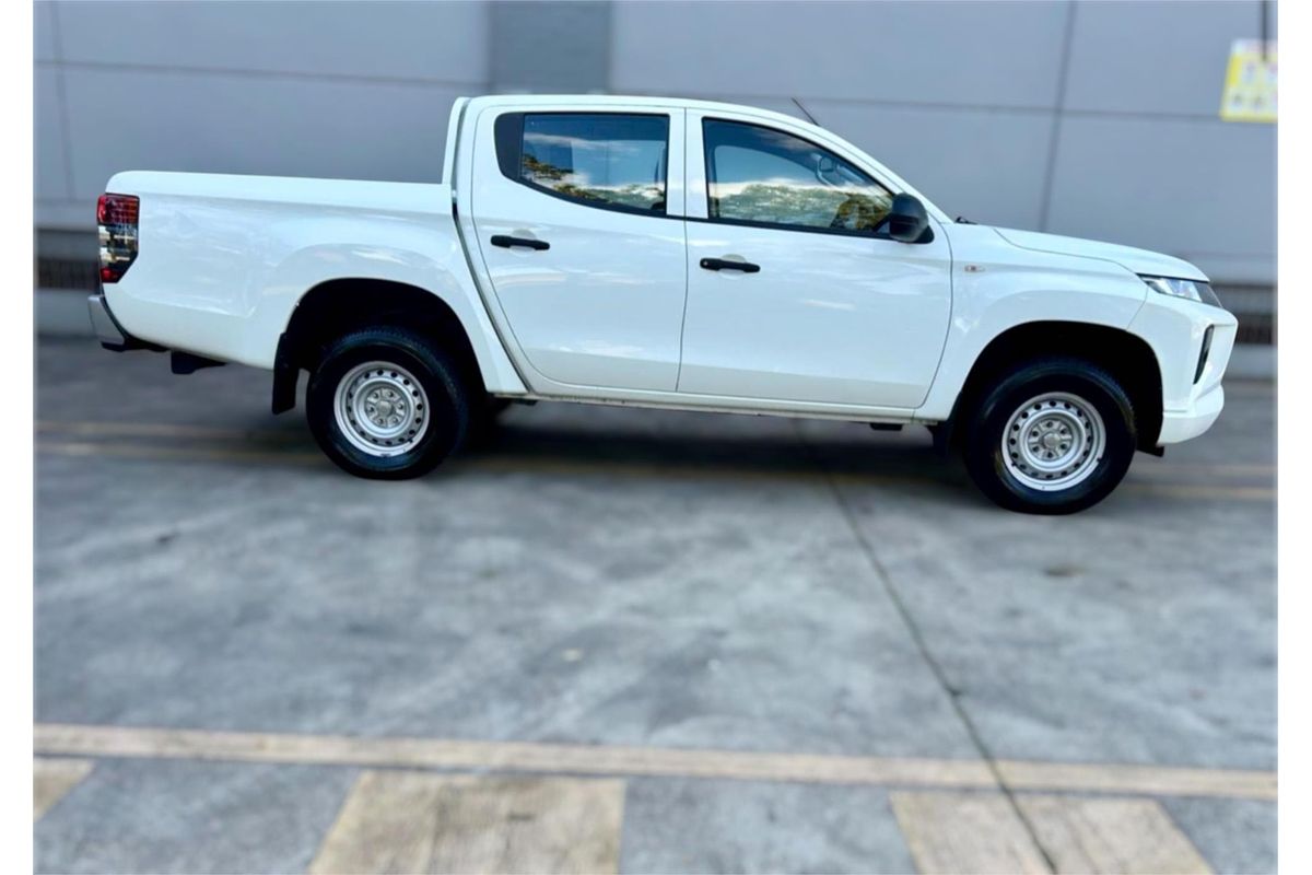 2021 Mitsubishi Triton GLX ADAS MR