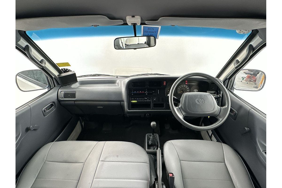 1999 Toyota Hiace Commuter RZH125R