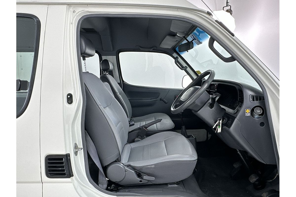 1999 Toyota Hiace Commuter RZH125R