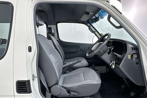 1999 Toyota Hiace Commuter RZH125R