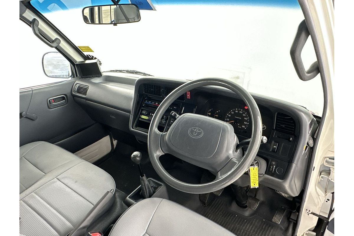 1999 Toyota Hiace Commuter RZH125R