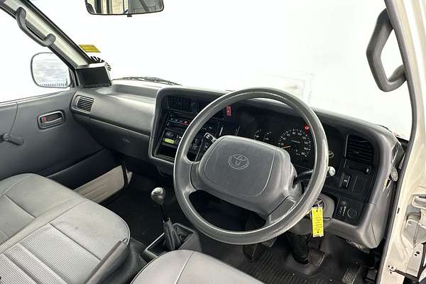 1999 Toyota Hiace Commuter RZH125R