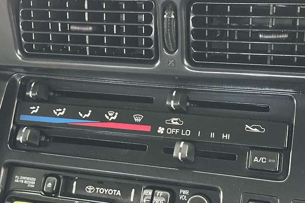 1999 Toyota Hiace Commuter RZH125R