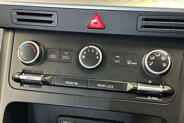 2023 Kia Carnival S KA4