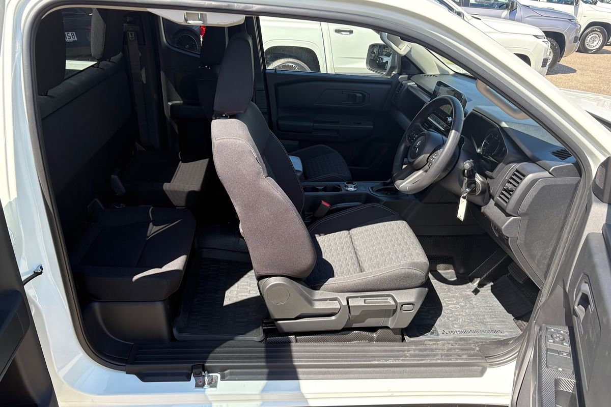 2024 Mitsubishi Triton GLX+ MV 4X4