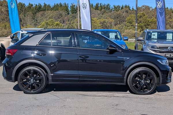 2025 Volkswagen T-Roc 140TSI R-Line D11