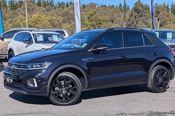 2025 Volkswagen T-Roc 140TSI R-Line D11