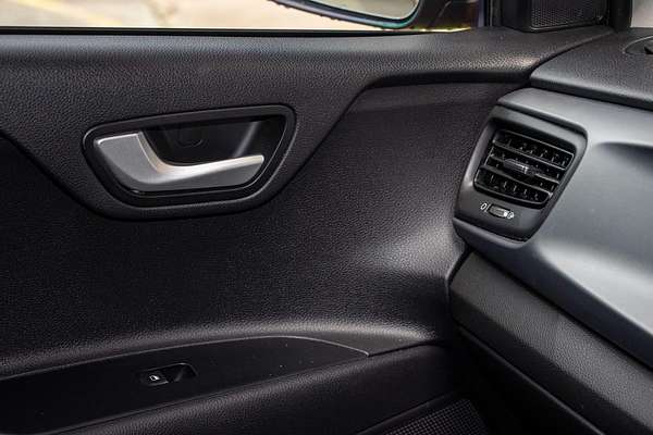 2019 Kia Rio S YB