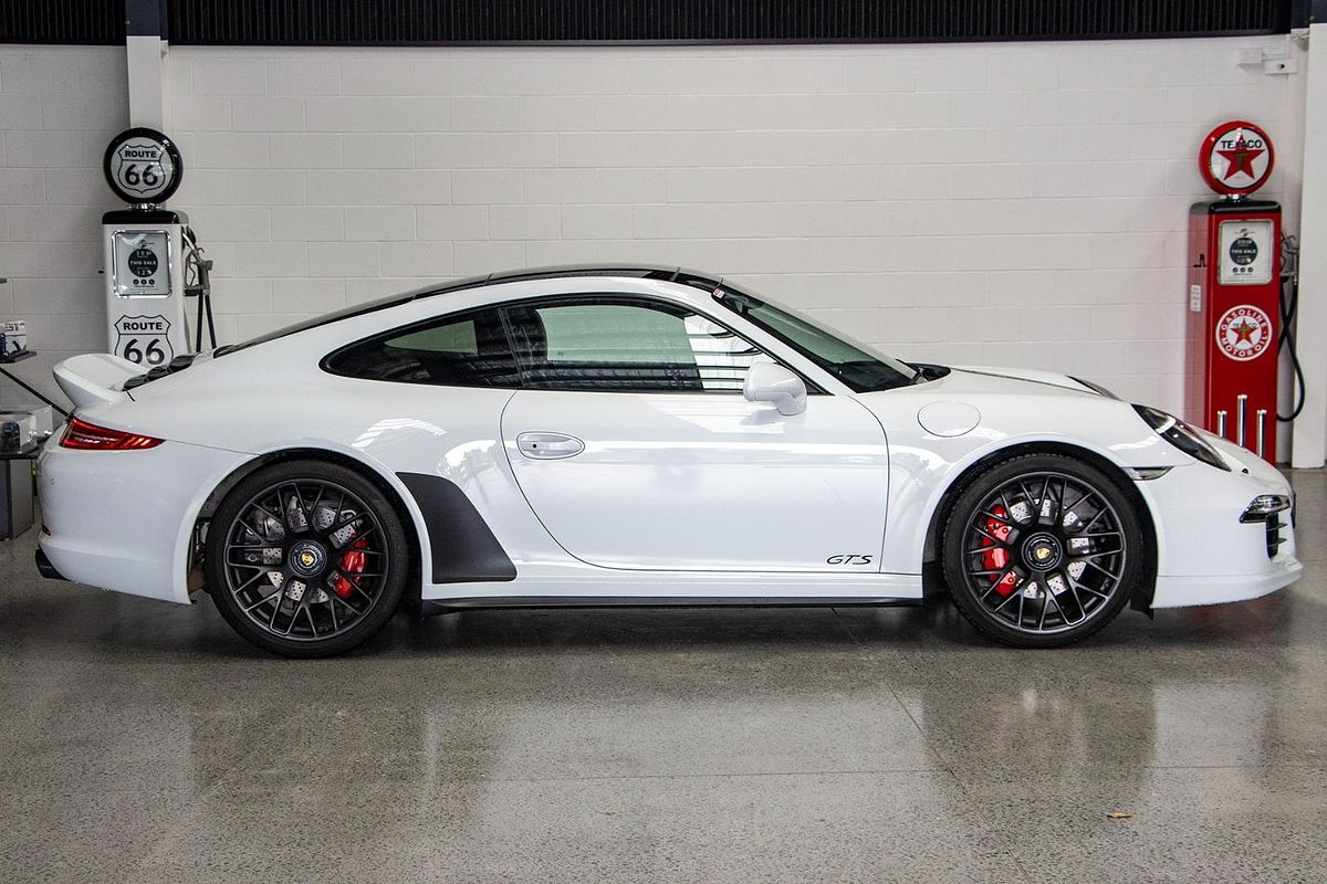 2015 Porsche 911 Carrera GTS 991