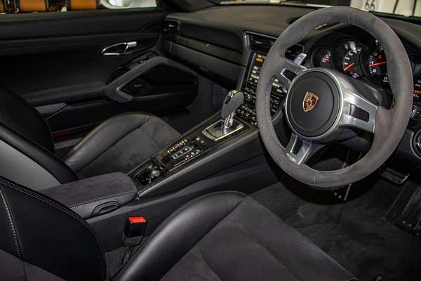 2015 Porsche 911 Carrera GTS 991