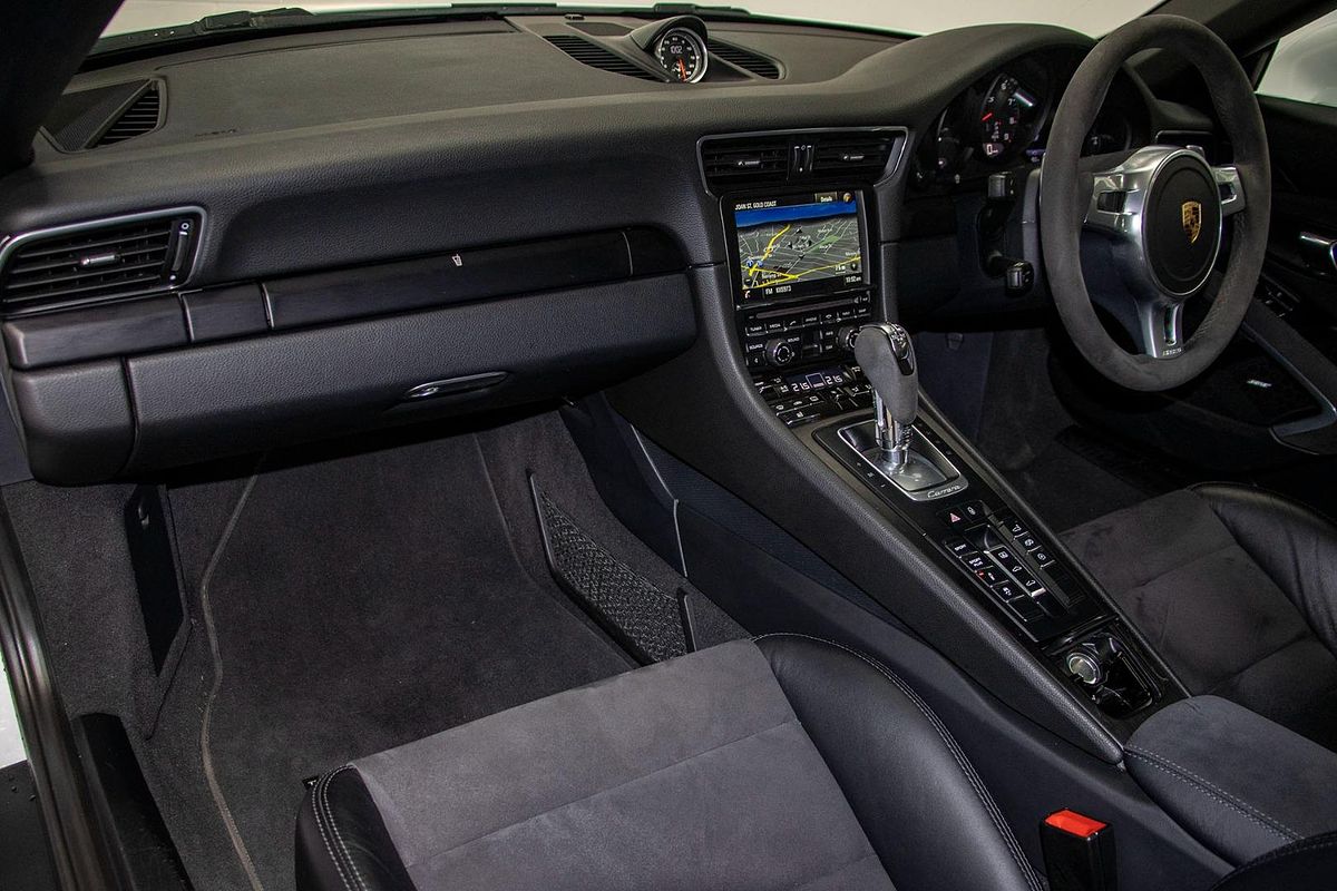 2015 Porsche 911 Carrera GTS 991