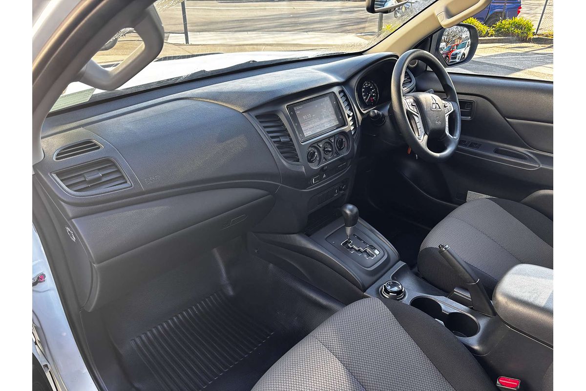 2022 Mitsubishi Triton GLX MR 4X4