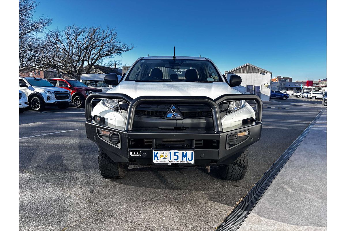 2022 Mitsubishi Triton GLX MR 4X4