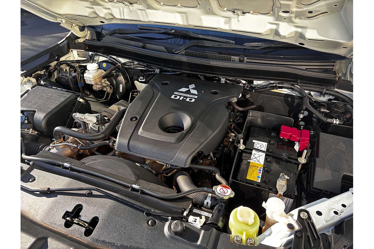 2022 Mitsubishi Triton GLX MR 4X4