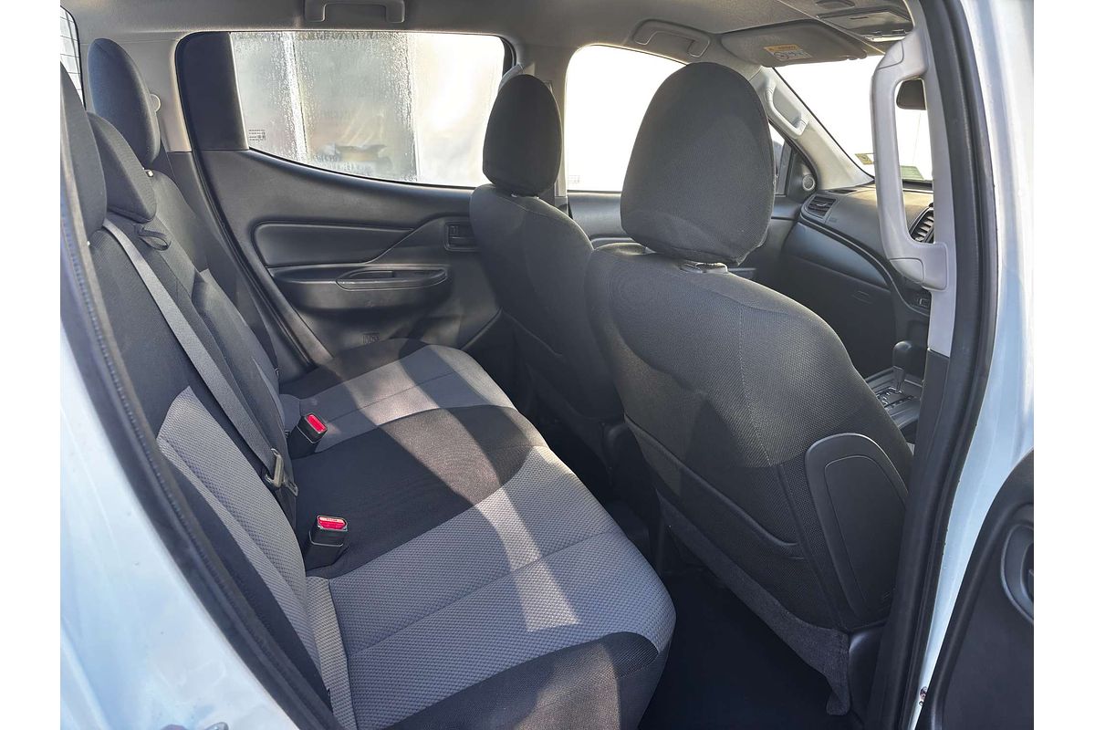 2022 Mitsubishi Triton GLX MR 4X4