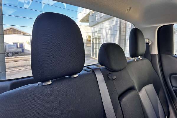 2022 Mitsubishi Triton GLX MR 4X4