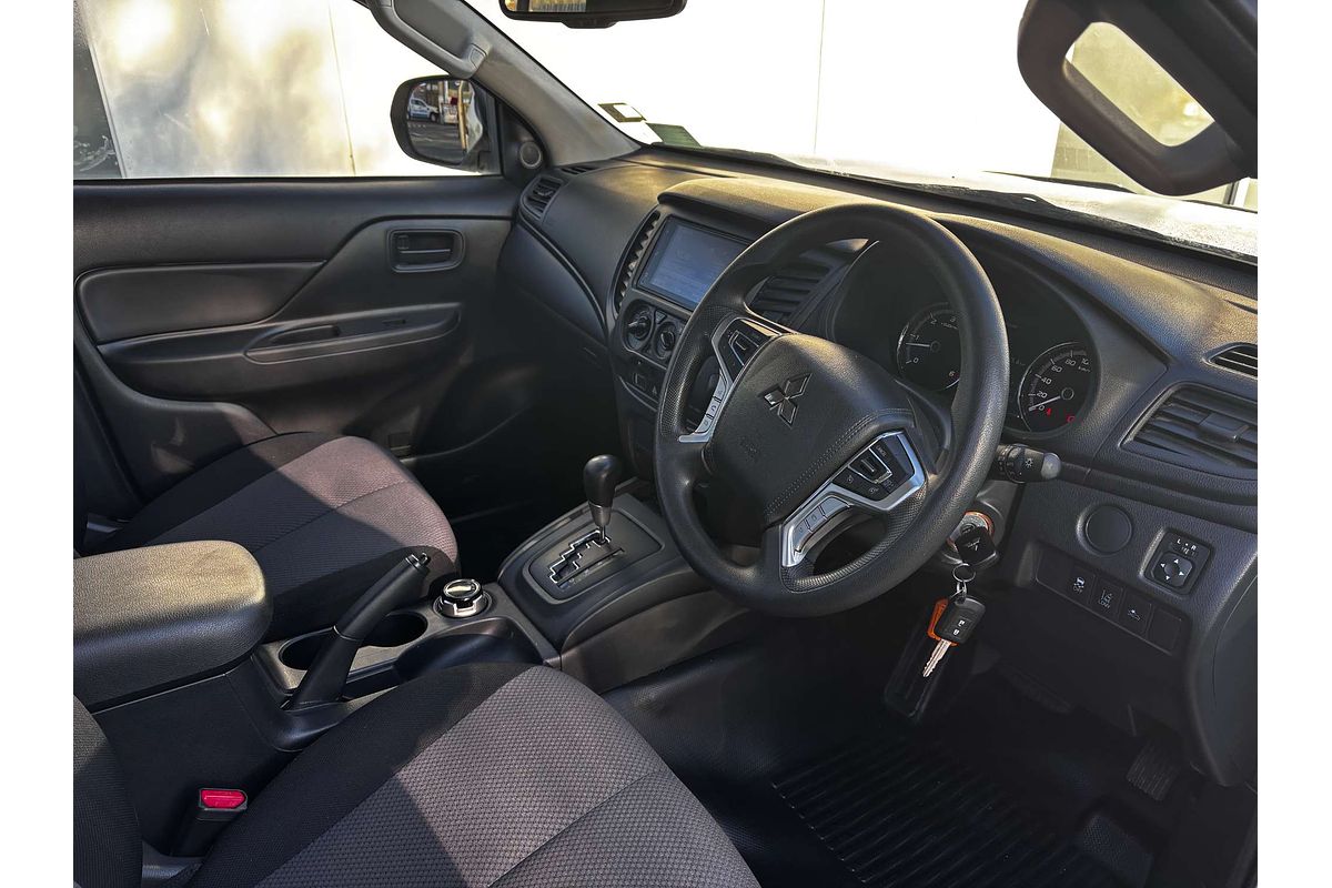 2022 Mitsubishi Triton GLX MR 4X4