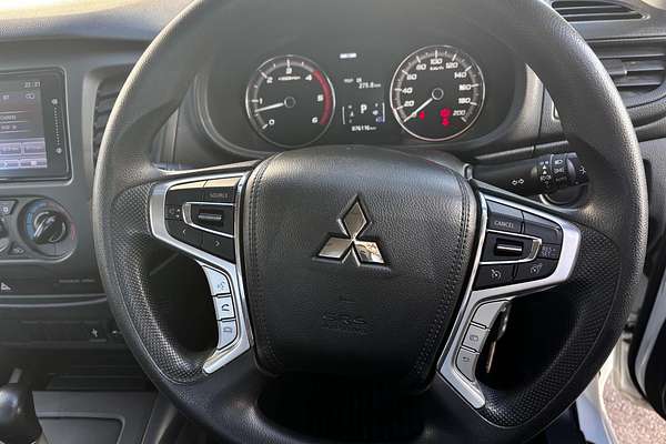 2022 Mitsubishi Triton GLX MR 4X4