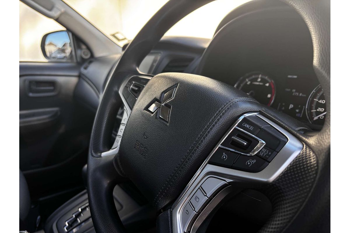 2022 Mitsubishi Triton GLX MR 4X4