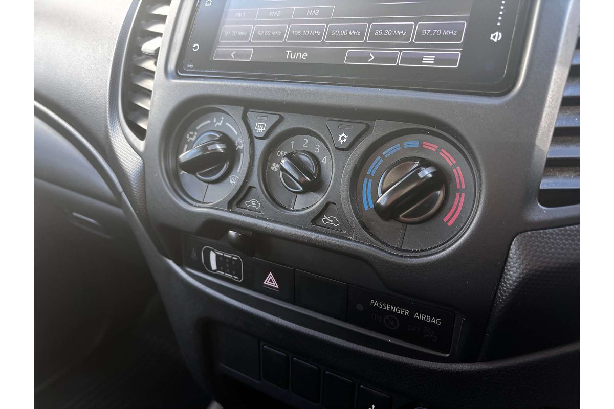 2022 Mitsubishi Triton GLX MR 4X4