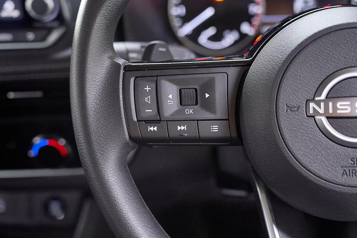 2025 Nissan X-TRAIL ST T33