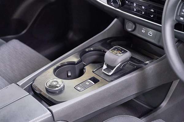 2025 Nissan X-TRAIL ST T33